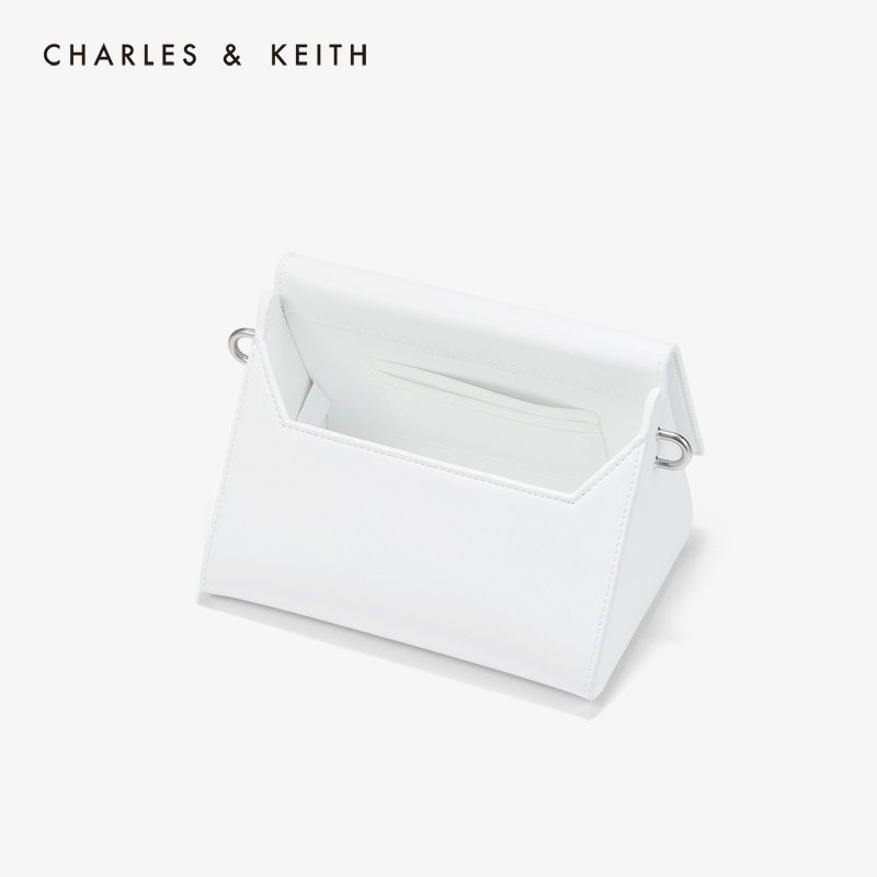 CHARLES＆KEITH 斜挎包 CK2-80700858 金属链条饰女士翻盖单肩包