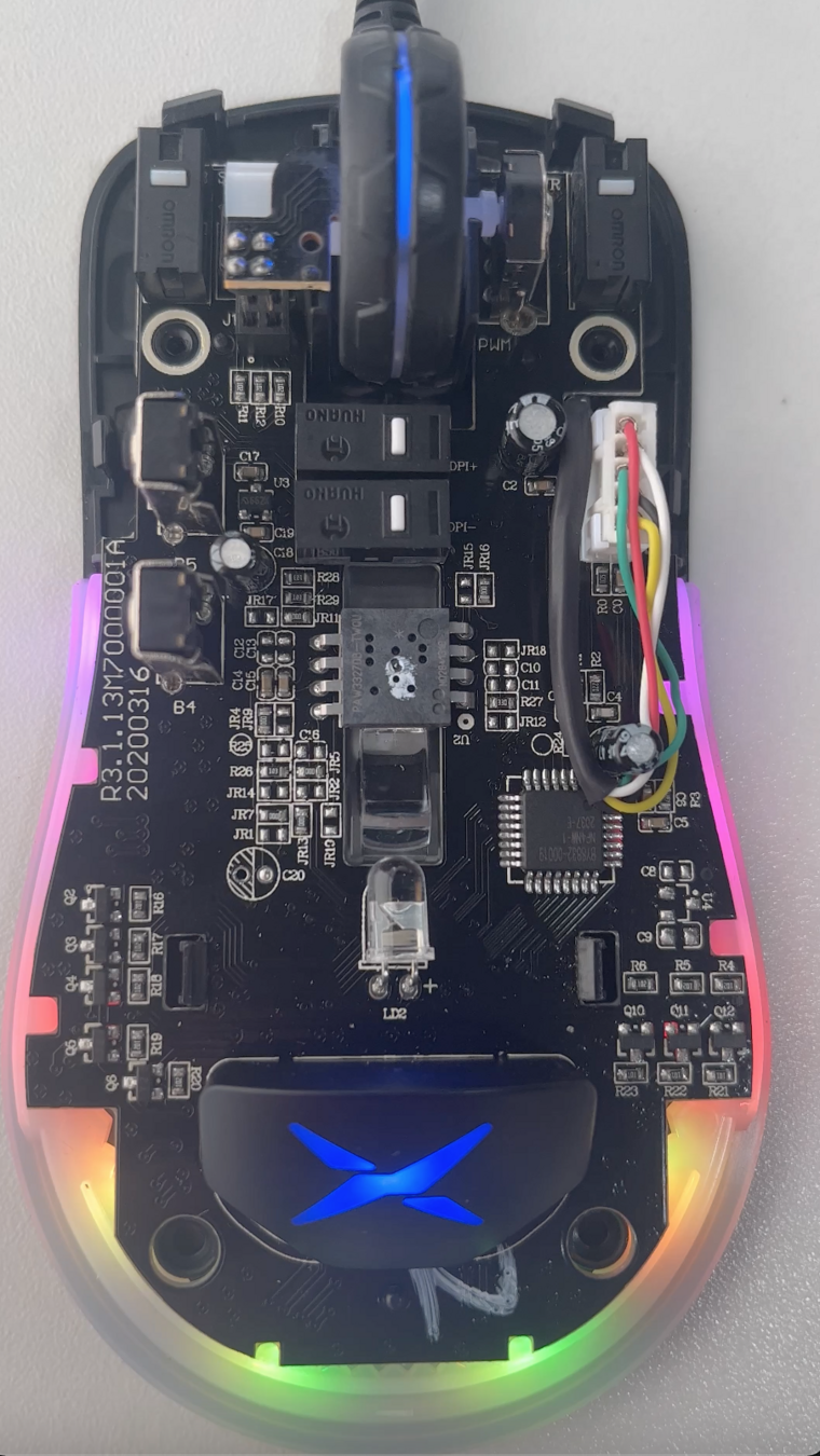 传感器型号:paw3327,最大支持12400dpi;从测试结果来看波峰偏移量处