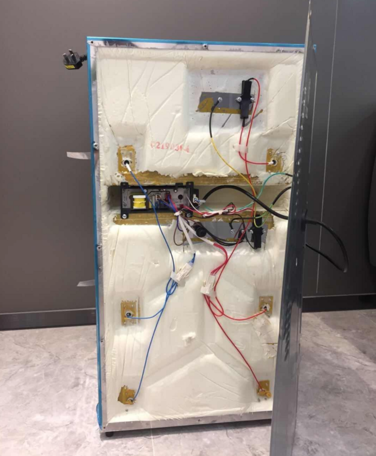 电路板上室不锈钢加热管电源线ksd1温控开关双金属片消毒柜正常工作时