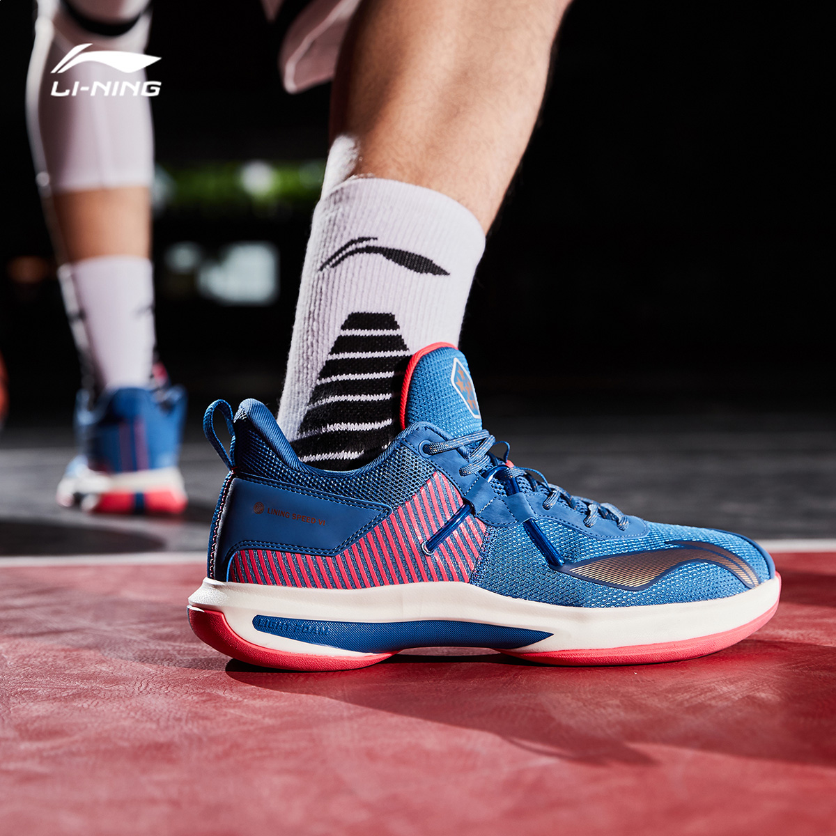 李宁篮球鞋男鞋闪击 vi新款轻便弹性鞋子男士低帮运动鞋